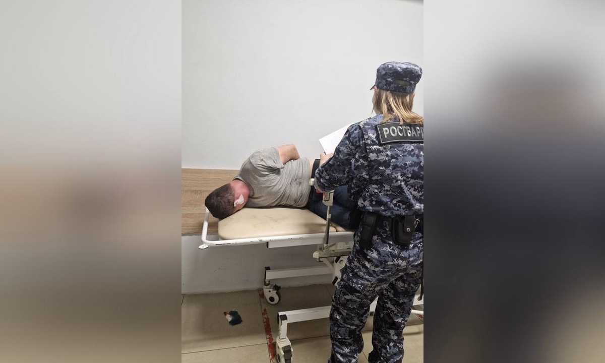 Бастрыкину доложат о нападении дебошира на «скорую» и охранника больницы на Авангардной улице