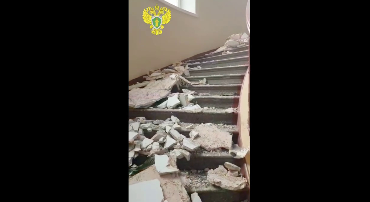 В Петербурге возбудили уголовное дело после рухнувшего потолка на место сотрудника университета в Выборге